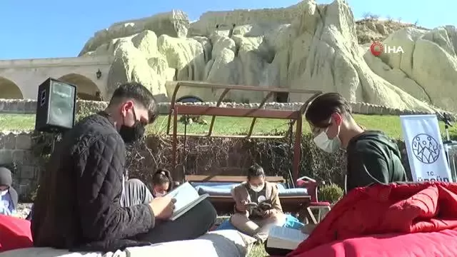 Peribacaları arasında kitap okudular