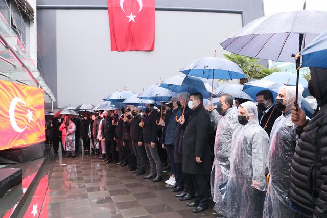 Samsun'da kamyon yedek parçalarından Atatürk heykeli yapıldı