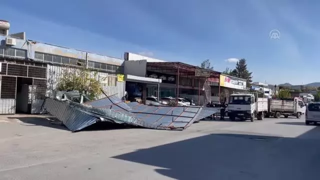 Şiddetli rüzgar hayatı olumsuz etkiliyor