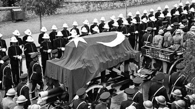 Ulu Önder Mustafa Kemal Atatürk'ü aramızdan ayrılışının 83. yıl dönümünde sevgi, saygı ve minnetle anıyoruz Ulu Önder Mustafa Kemal Atatürk'ü aramızdan ayrılışının 83. yıl dönümünde sevgi, saygı ve minnetle anıyoruz