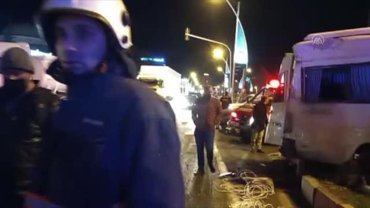 Zincirleme trafik kazasında 6 kişi yaralandı