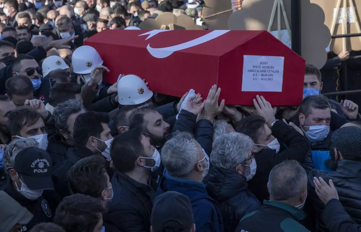 Balıkesir'de şehit olan polis memuru Güngör, Erzurum'da son yolculuğuna uğurlandı