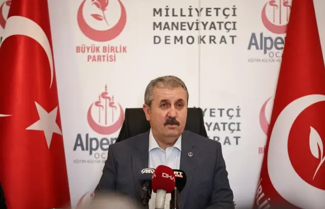 Destici: (İYİ Partili Türkkan) Milletvekilliğinden de istifa ettirilmesi gerekir