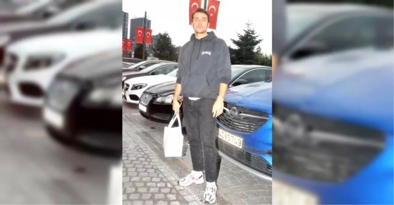 Cemal Can Canseven alışverişe koştu