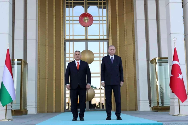 Cumhurbaşkanı Erdoğan, Macaristan Başbakanı Orban'ı resmi merasimle karşıladı
