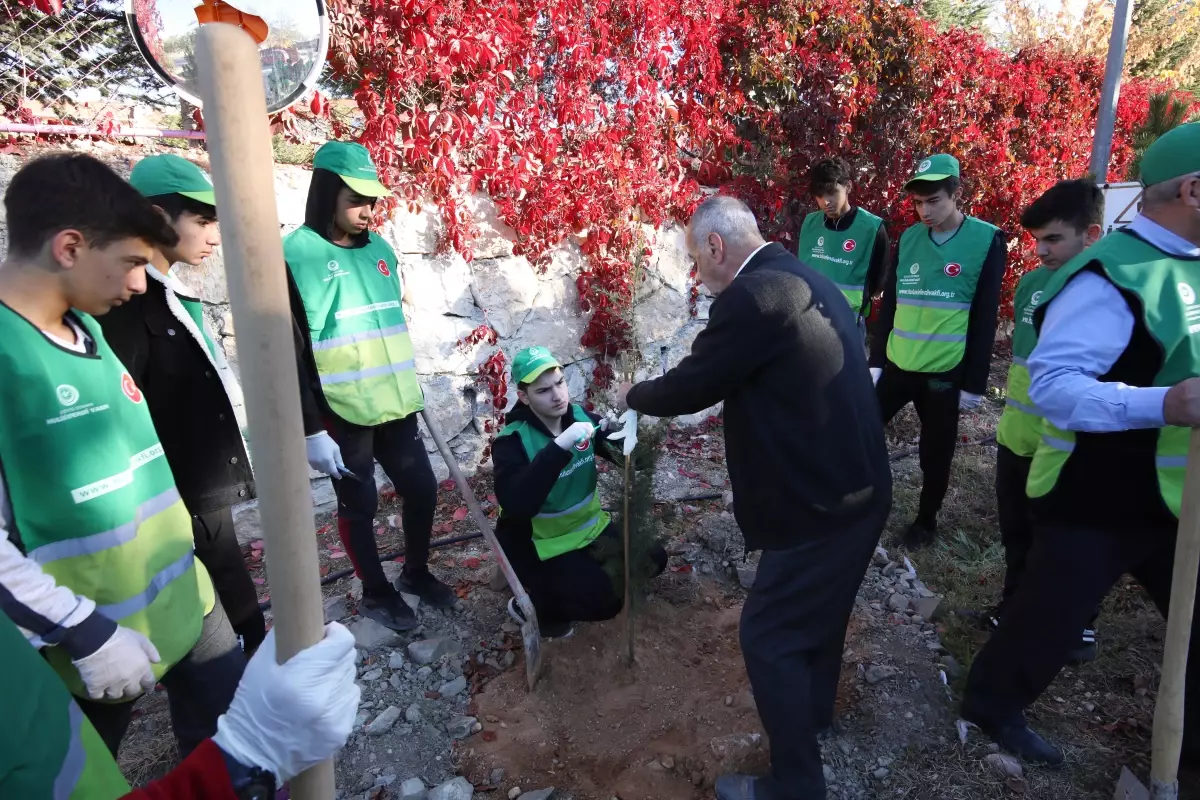 Darende ve Kale'de Milli Ağaçlandırma Günü etkinliği düzenlendi