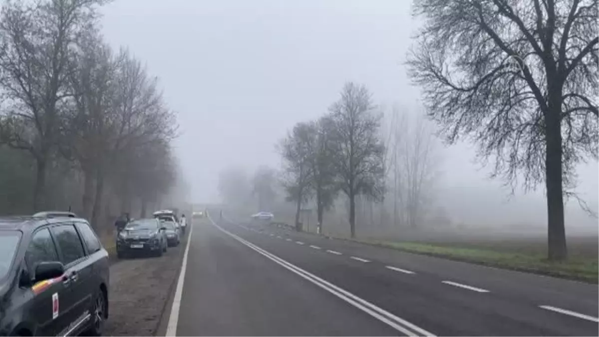 Düzensiz göçmen krizinin devam ettiği Belarus-Polonya sınırı geçişlere kapatıldı