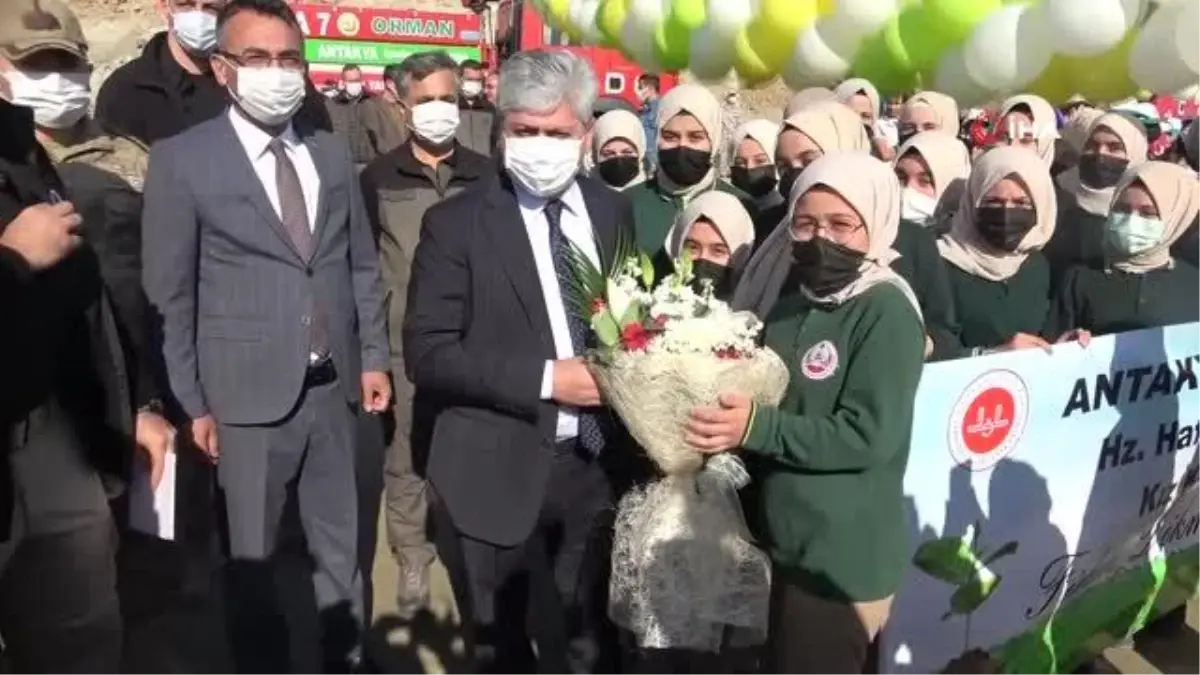 Hatay'da fidanlar toprakla buluşturuldu