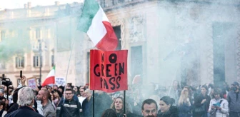İtalya'da Covid sertifikası karşıtı gösterilere kısıtlama getirildi: 'Hastalığın bulaşma riskini artırıyor'