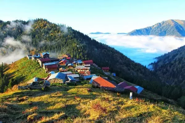 Karadeniz'de orta tatil öncesi otel ve pansiyonlara rezervasyonlar arttı Karadeniz'de orta tatil öncesi otel ve pansiyonlara rezervasyonlar arttı