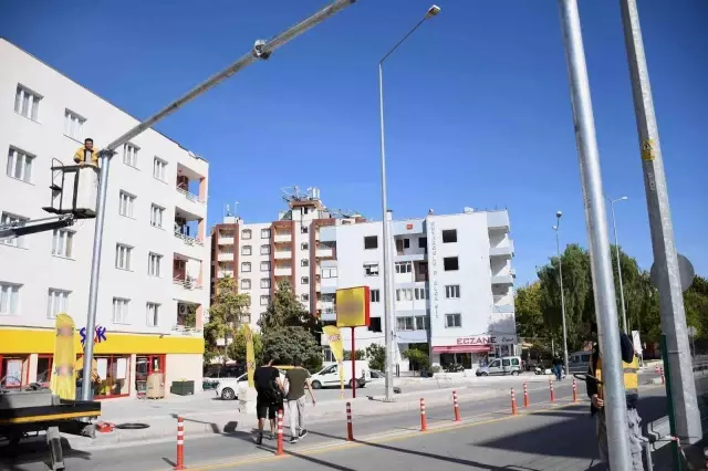 Kuşadası'nda köprülü kavşaklara butonlu yaya geçidi geliyor