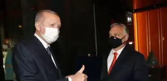 Macaristan Başbakanı Viktor Orban Türkiye'ye ait tarihi eserleri Erdoğan'a iade etti