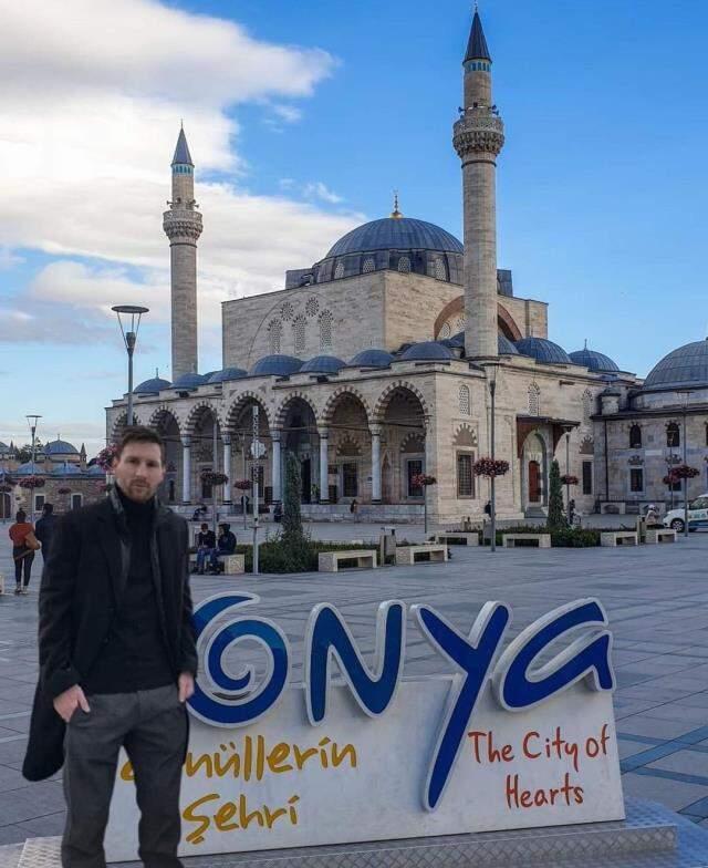Messi'nin pozu, Türkiye'de alay konusu oldu! Yapılan paylaşımlar gülmekten kırıp geçiriyor