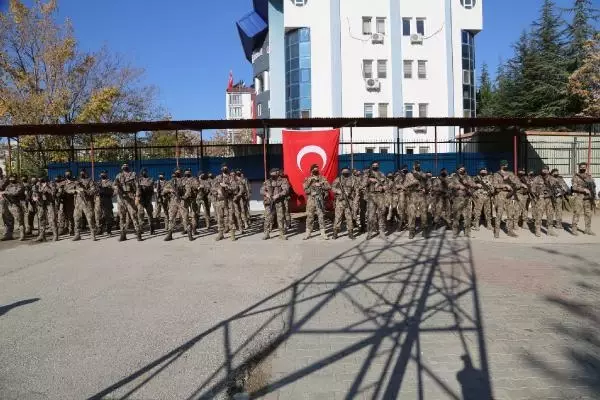 Polis Özel Harekat timleri törenle Suriye'ye uğurlandı