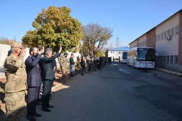 Polis Özel Harekat timleri törenle Suriye'ye uğurlandı