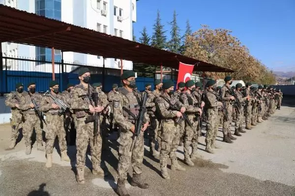 Polis Özel Harekat timleri törenle Suriye'ye uğurlandı