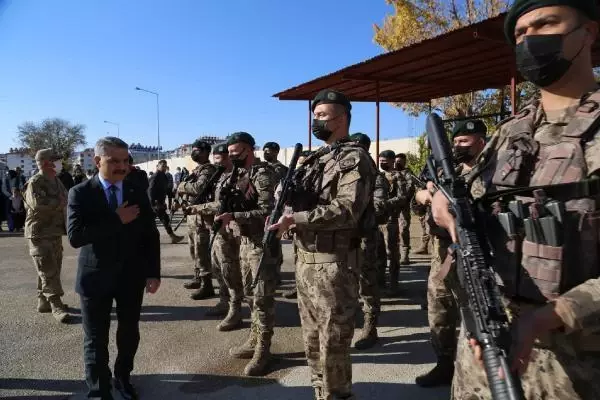 Polis Özel Harekat timleri törenle Suriye'ye uğurlandı