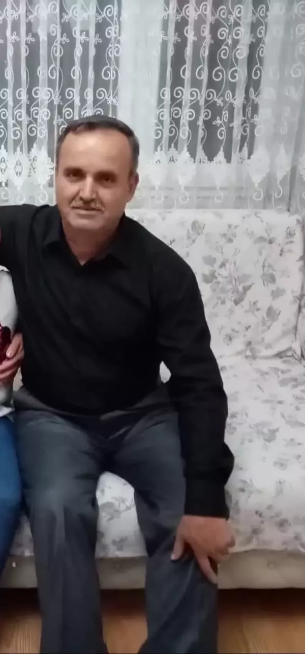 Zıt dönen hafriyat kamyonunun şoförü öldü Zıt dönen hafriyat kamyonunun şoförü öldü