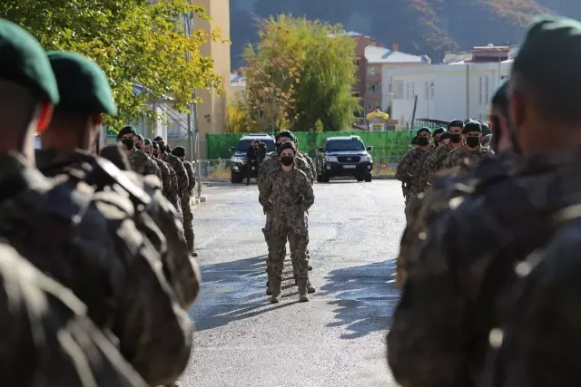 Polis Özel Harekat timleri törenle Suriye'ye uğurlandı
