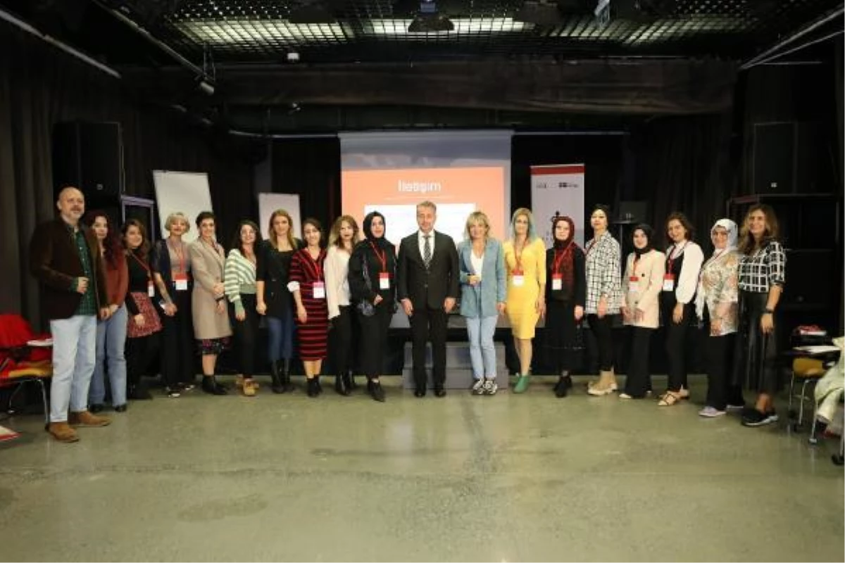 Türkiye'nin 7 ilinden seçilen kadın sanat elçilerine eğitim desteği