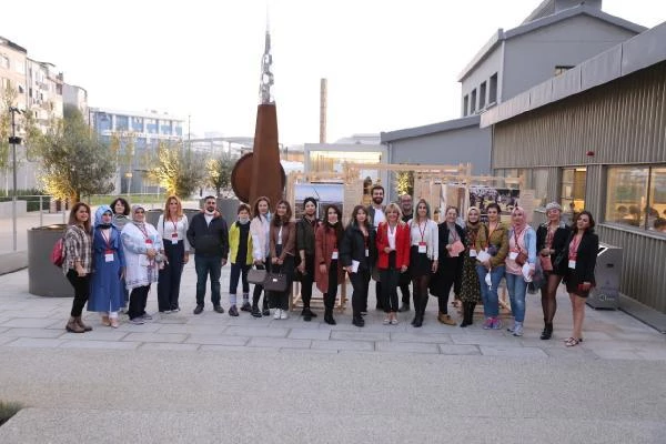 Türkiye'nin 7 vilayetinden seçilen bayan sanat elçilerine eğitim takviyesi