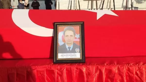 Son dakika haber | UYUŞTURUCU SATICILARIYLA ÇATIŞMADA ŞEHİT OLAN POLİS İÇİN BALIKESİR'DE TÖREN