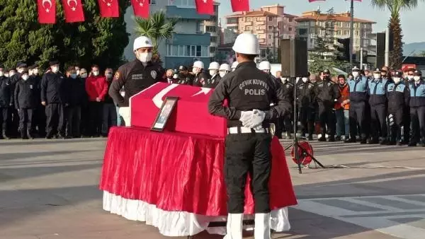 Son dakika haber | UYUŞTURUCU SATICILARIYLA ÇATIŞMADA ŞEHİT OLAN POLİS İÇİN BALIKESİR'DE TÖREN