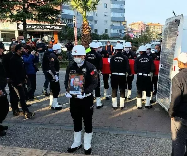 Son dakika haber | UYUŞTURUCU SATICILARIYLA ÇATIŞMADA ŞEHİT OLAN POLİS İÇİN BALIKESİR'DE TÖREN