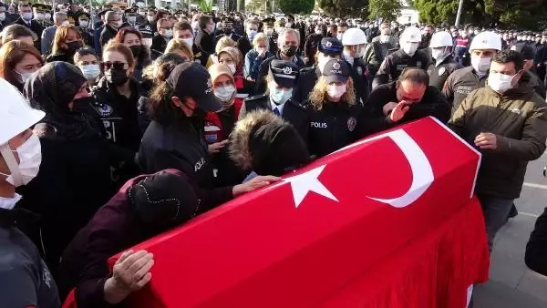 Son dakika haber | UYUŞTURUCU SATICILARIYLA ÇATIŞMADA ŞEHİT OLAN POLİS İÇİN BALIKESİR'DE TÖREN