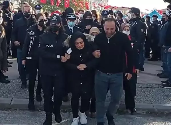 Son dakika haber | UYUŞTURUCU SATICILARIYLA ÇATIŞMADA ŞEHİT OLAN POLİS İÇİN BALIKESİR'DE TÖREN