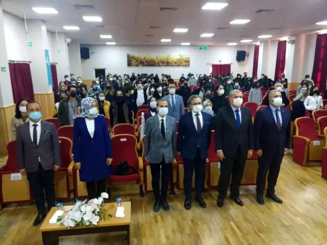 Yunus Emre ve Dünya Dili Türkçe Bilgi Şöleni gerçekleşti