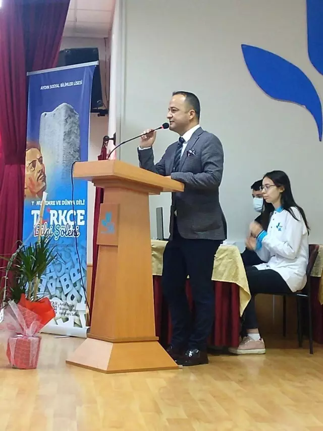 Yunus Emre ve Dünya Dili Türkçe Bilgi Şöleni gerçekleşti