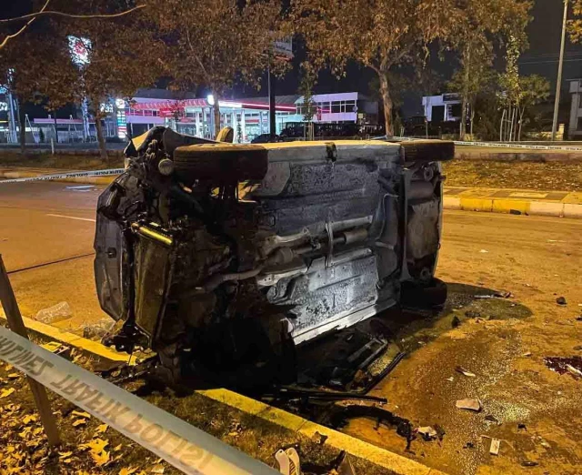 Aksaray'da 6 otomobilin karıştığı zincirleme trafik kazasında 8 kişi yaralandı