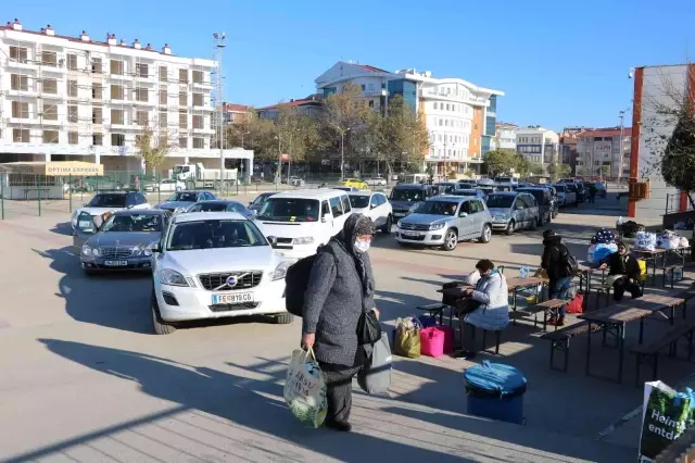 Yaz tatili sona eren gurbetçiler geri dönüş için arabalı treni tercih ediyor