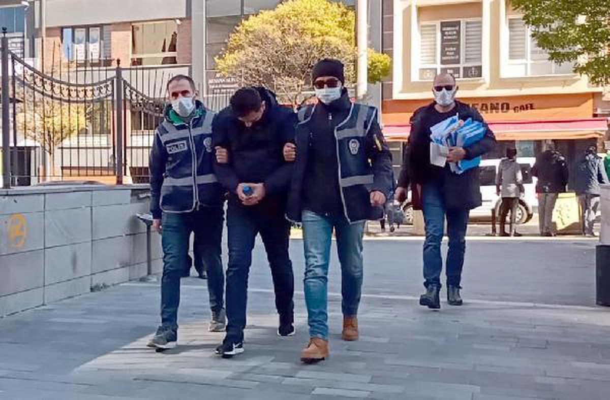 9 İLDE HIRSIZLIKTAN ARANAN ŞÜPHELİ SAKLANDIĞI EVDE YAKALANDI