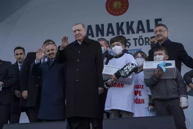 Cumhurbaşkanı Erdoğan: "Şehit yakınına küfür edenlerin terör örgütünün takdirine mazhar olanlar karşısında sesi çıkmıyorsa ortada kirli pazarlık ya...