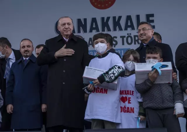 Cumhurbaşkanı Erdoğan: "Şehit yakınına küfür edenlerin terör örgütünün takdirine mazhar olanlar karşısında sesi çıkmıyorsa ortada kirli pazarlık ya...