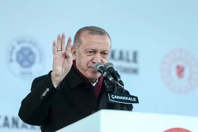 Cumhurbaşkanı Erdoğan: "Şehit yakınına küfür edenlerin terör örgütünün takdirine mazhar olanlar karşısında sesi çıkmıyorsa ortada kirli pazarlık ya...