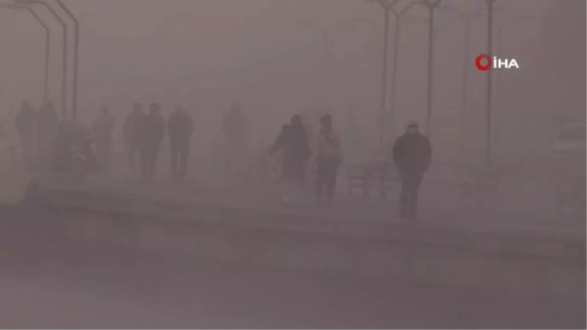 İstanbul Boğazı siste adeta kayboldu