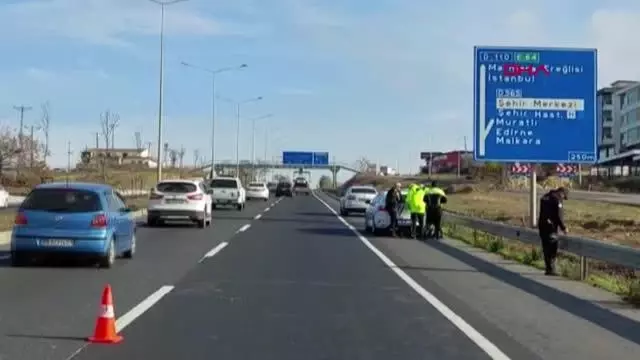 Otomobiliyle polise çarpıp kaçan sürücü yakalandı