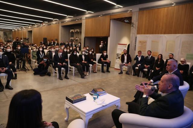 Cumhurbaşkanı Erdoğan gençlerle buluştu! Kılıçdaroğlu'na "Kemal Amca" diye seslenince salonda alkış koptu