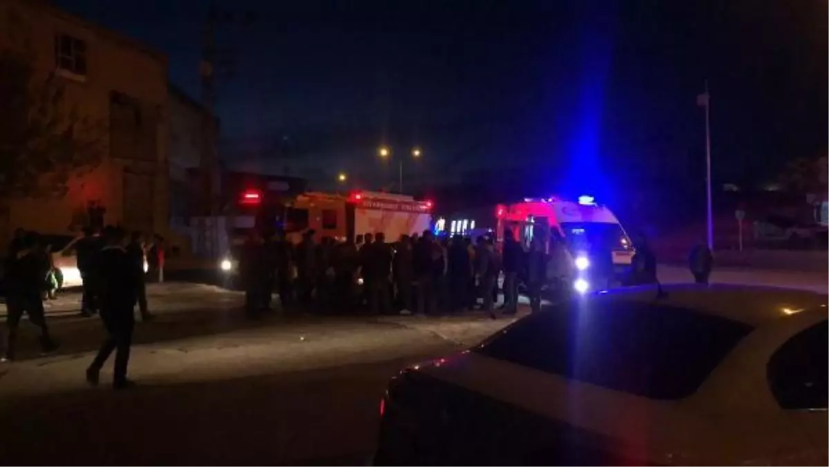 Diyarbakır'da otomobil ile kamyonet çarpıştı, 3 kişi yaralandı