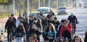 Manisa'da öğrenciler sağlıklı yaşam için 22 kilometre pedal çevirdi