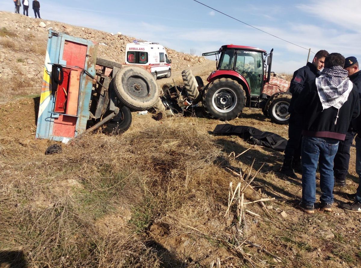 Tokat'ta devrilen traktörün sürücüsü hayatını kaybetti