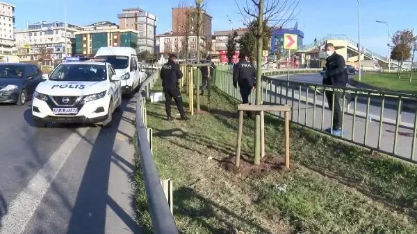 ÜSKÜDAR'DA BOŞANDIĞI EŞİNE SOKAK ORTASINDA KURŞUN YAĞDIRDI