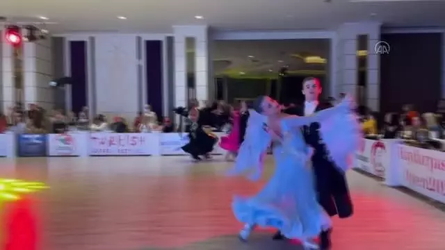 Alanya'da Uluslararası Dans Yarışması'nda 500 dansçı hünerlerini sergiledi