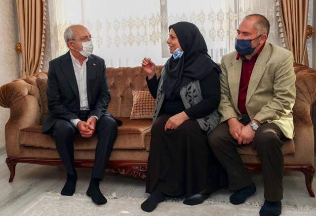 Başak Cengiz'in annesi Kılıçdaroğlu'na sarılıp hüngür hüngür ağladı