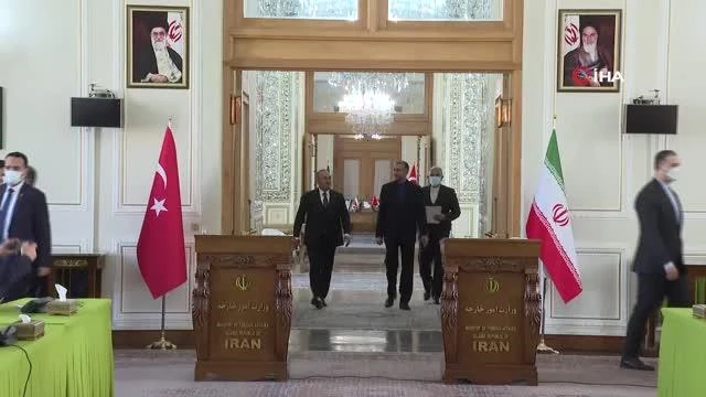 Son Dakika | Dışişleri Bakanı Mevlüt Çavuşoğlu, Tahran'da düzenlediği basın toplantısında, "İran'a yönelik tek taraflı yaptırımların yanlış olduğunu tüm...