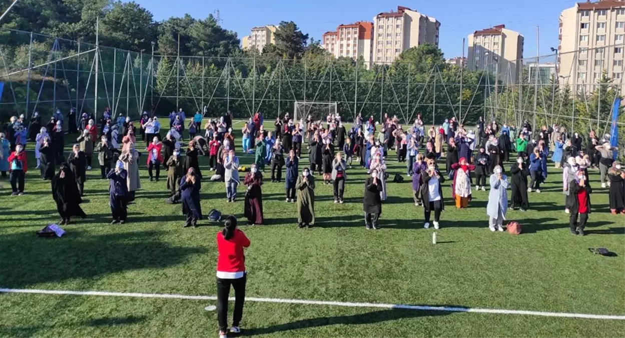 Gebzeli kadınlar açık havada spor yaptı