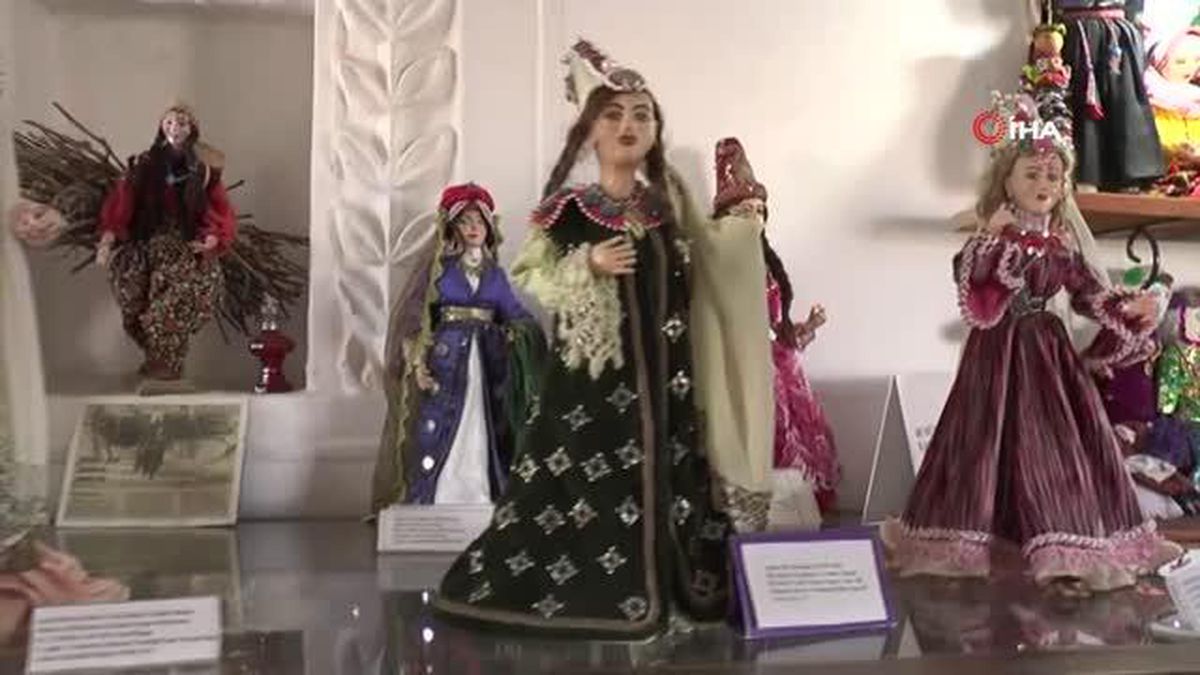 Geri dönüşüm kumaşlarından sanat yapıyor